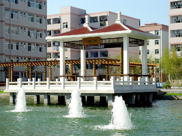 晉安路校區怡憩亭